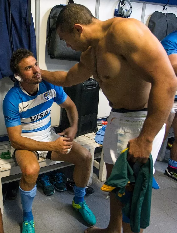 FIGURAS. Tras el partido, Bryan Habana pasó a saludar por el vestuario y a preguntar por la salud del “Mago” Hernández. Unión Argentina de Rugby