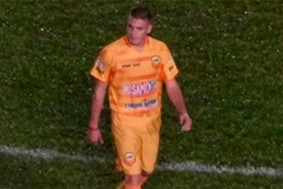 El hijo del Cabezón Ruggeri debutó con una expulsión