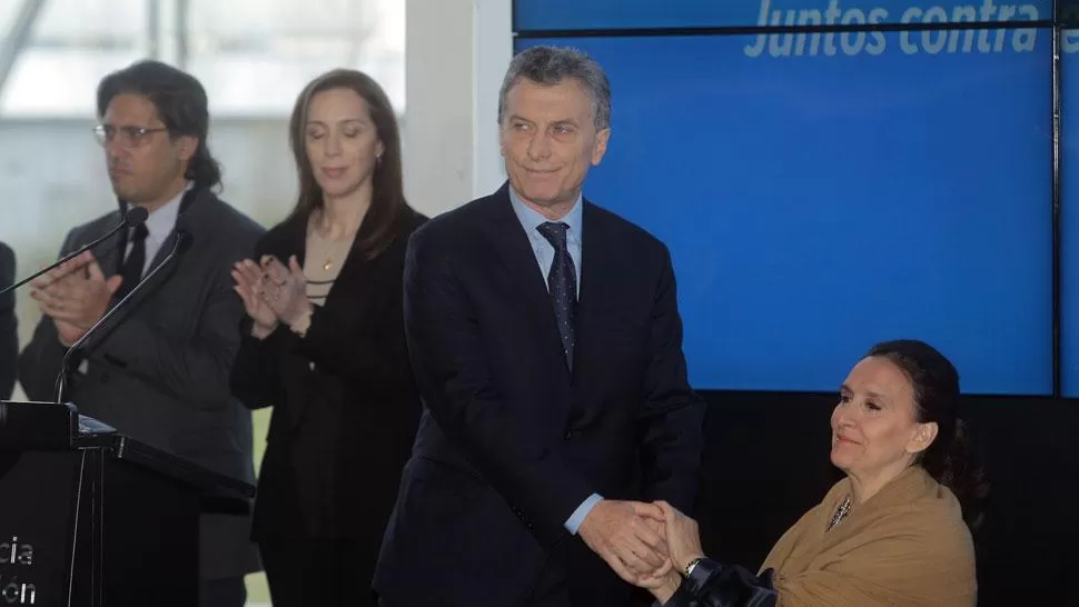 ACTO. Macri saluda a la vicepresidenta Gabriela Michetti; atrás, la gobernadora de Buenos Aires, María Eugenia Vidal, y el ministro de Justicia, Germán Garavano. DYN