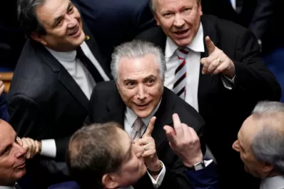 Ascenso al poder desde las sombras