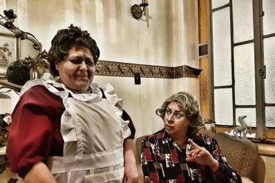 Un mismo espacio, dos vidas que transcurren en paralelo