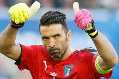 El ídolo italiano que defendió el himno francés de los abucheos