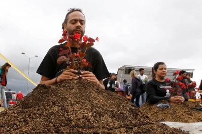 Suma apoyos el acuerdo entre las FARC y Santos