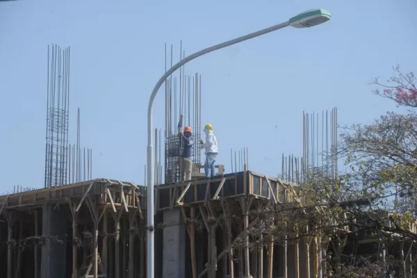 Estiman un dólar a $ 16 e inflación del 1,3% este mes