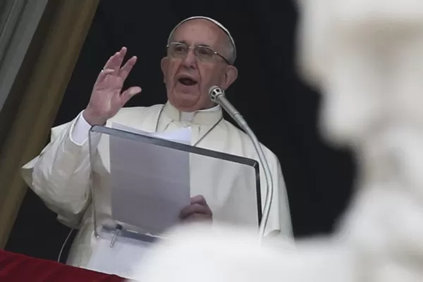 El Papa Francisco llamó a rezar por el momento triste de Brasil