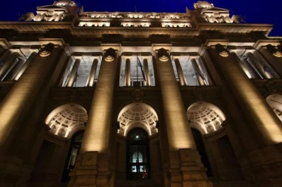 El PEN criticó la cautelar que frenó la suba de luz