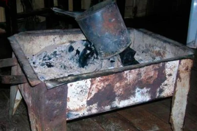 Se acostó a dormir con un brasero en la pieza y nunca despertó