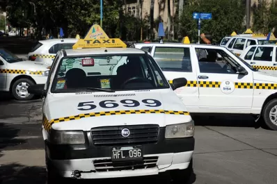 Taxistas piden un aumento del 20%