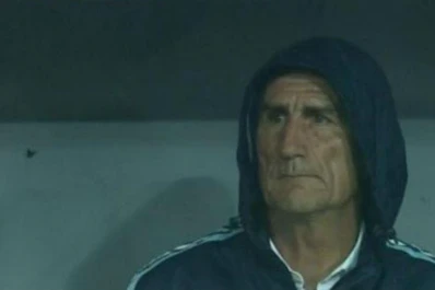 No podían faltar: los memes por la capucha del Patón Bauza