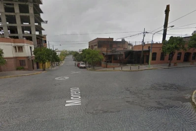 Los amenazaron con un arma y les robaron hasta las zapatillas