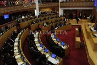 Mientras la oposición atacaba a Alperovich, Ditinis lo defendió: sigue trabajando