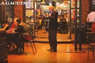 Cachito, la voz de los bares: el cantante estudia; cantor se hace en el barrio