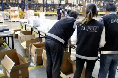 Hallaron 12 barriles con efedrina en el aeropuerto de Ezeiza