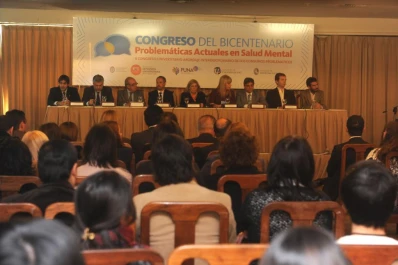 Debate para ganarles a las adicciones