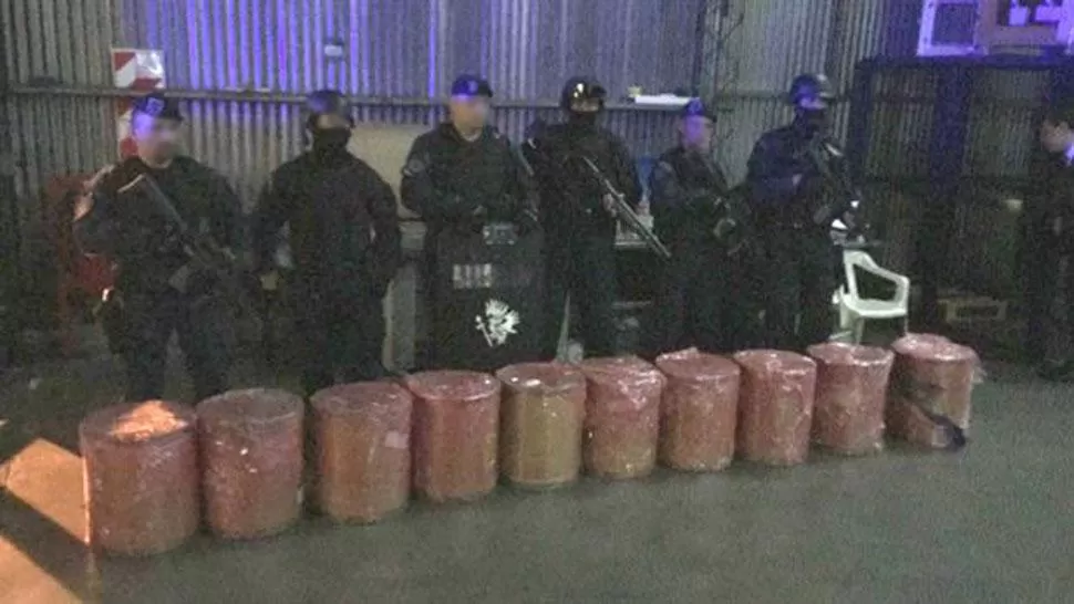 Bullrich, sobre la efedrina hallada en Ezeiza: la Aduana sabía de los barriles desde mayo pasado