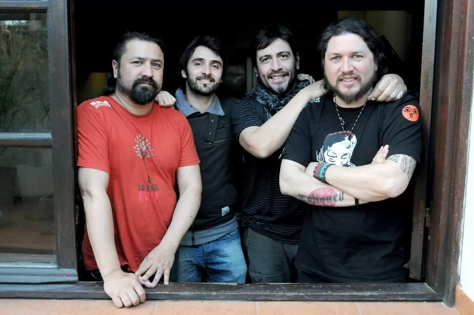 DEBUTANTES. En los extremos, Pablo y Marino Coliqueo, del dúo Che Joven. Al centro, Bolletta y Salguero. LA GACETA / FOTO DE ANALÍA JARAMILLO.-