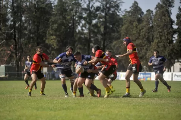 “Uni” terminó acorralado, pero defendió a puro corazón y volvió a ganar