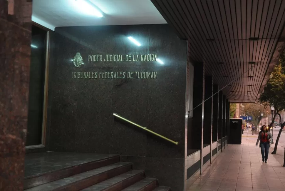 NUEVO DESTINO. “Pico” Peralta quedó encerrado en un calabozo de la alcaldía de los tribunales federales. la gaceta / foto de archivo