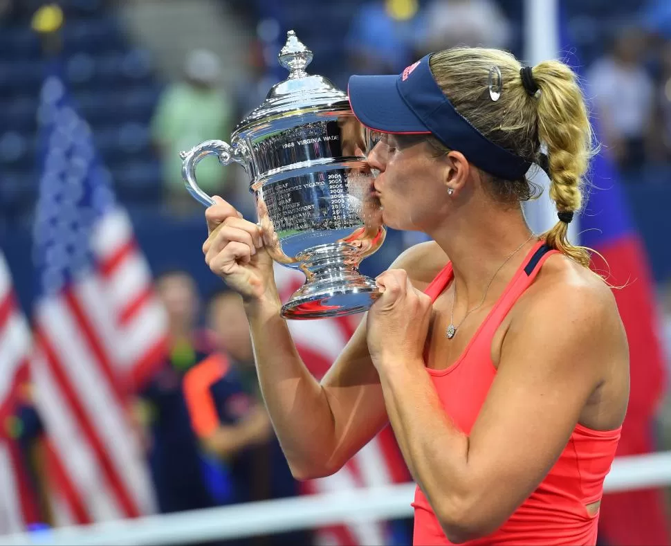 LA REINA. Angelique Kerber y otro trofeo de Grand Slam. USA Today Sports / reuters