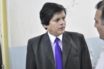 Se entregó el juez penal santiagueño acusado por estafa