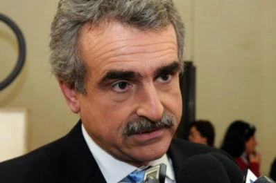 Imputan a Rossi por sobreprecios en alimentos para la Campaña Antártica