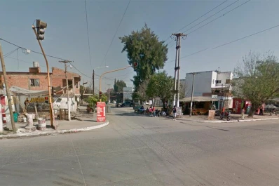 La Policía lo salvó de ser linchado y luego intentó apuñalar a un efectivo