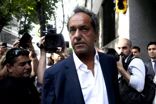 Scioli habría intentado borrar datos públicos