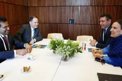 Michetti recibió al CEO de Pepsi tomando Coca-Cola