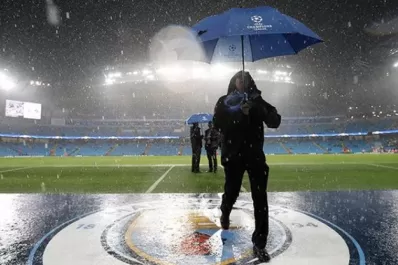 El partido de Manchester City y Borussia Mönchengladbach se postergó por las fuertes lluvias