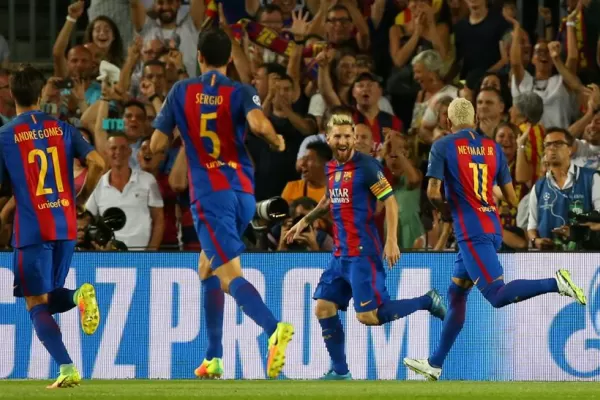 Barcelona debutó en la Champions con una sinfonía de goles