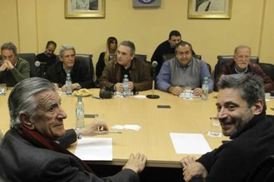 La cúpula de CGT se reunió con Gioja, el presidente del PJ: el salario no alcanza
