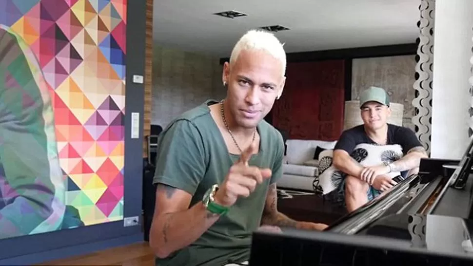 Video: Neymar presentó Yo necesito, su primer tema musical