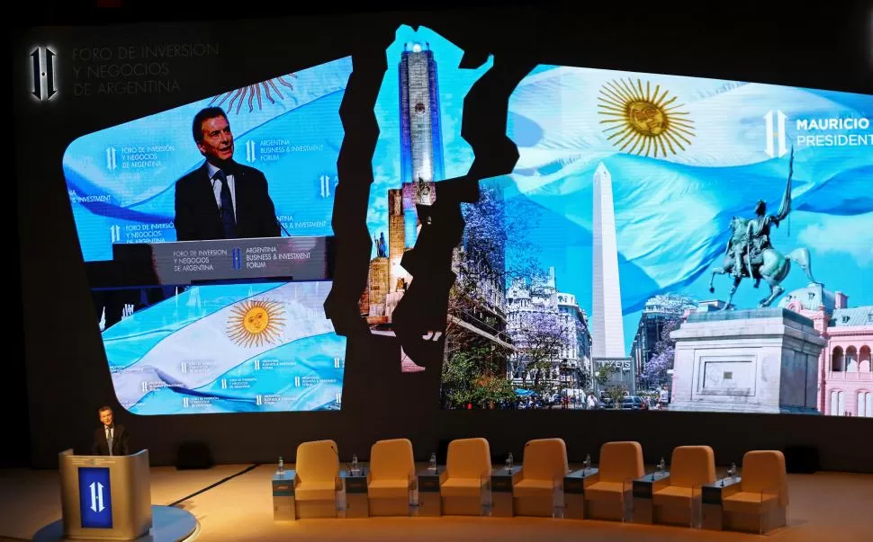 EN BUENOS AIRES. Mauricio Macri habló brevemente, durante menos de 15 minutos, en la inauguración del Foro de Inversiones y Negocios de Argentina. Reuters