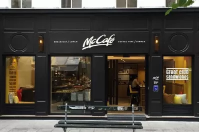 McDonald's abrió su primer local en el que no vende hamburgesas
