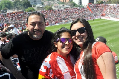 El ADN de los Maza es rojo y blanco