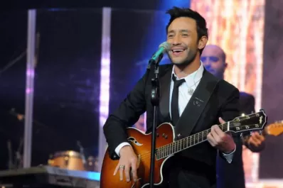 Suspiros de amor, sonidos autóctonos y todo el magnetismo de Luciano Pereyra