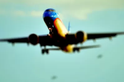 Un paro de pilotos de Aerolíneas y Austral afecta los vuelos hasta el mediodía