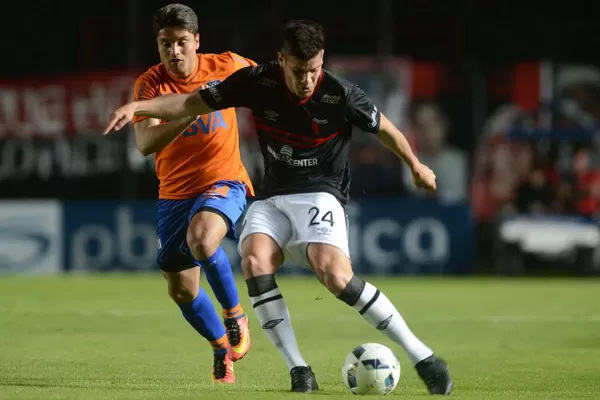 Colón se impuso ante Talleres con un polémico gol