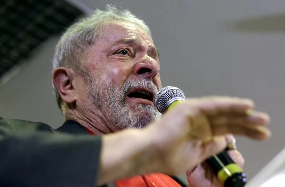 CONMOVIDO. Lula de Silva lloró varias veces al hablar en un acto con adherentes del Partido de los Trabajadores. reuters