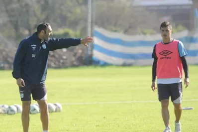 Azconzábal no repite una formación desde hace más de seis meses