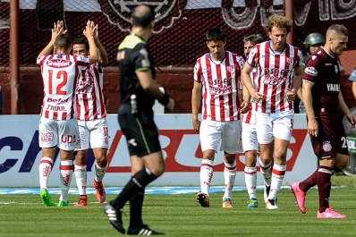 Unión de Santa Fe soprendió a Lanús en el sur bonaerense
