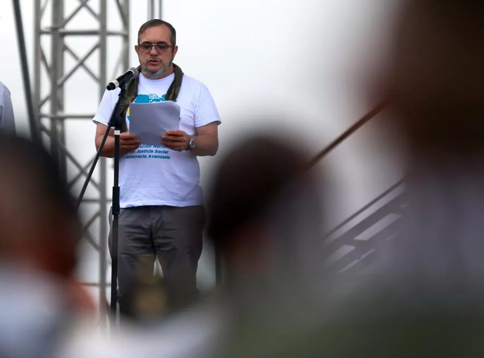 MENSAJE. El máximo líder de las FARC, Rodrigo Londoño, alias “Timochenko”, instaló la décima y última conferencia de esa guerrilla. reuters