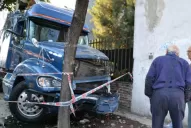 Video: un policía y su hijo murieron tras ser embestidos por un camión