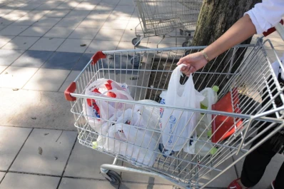 Cuestionan la restricción de las bolsas