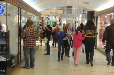 El lunes no habrá actividad comercial en la capital tucumana