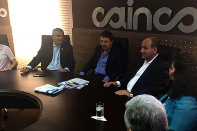 Manzur visitó la Cámara de Industria de Santa Cruz