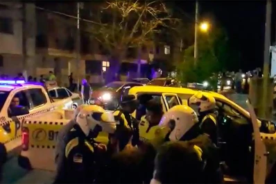 Incidentes durante la detención de una pareja de jóvenes