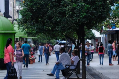 Arrancó una mañana fresquita y con cielo algo nublado
