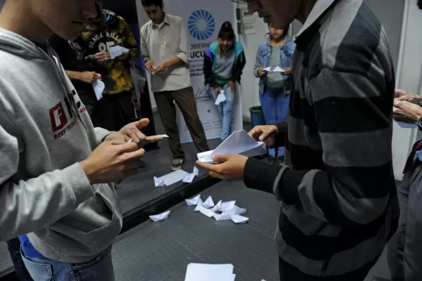 Los trabajos comunitarios son las sanciones más comunes para los actos de indisciplina