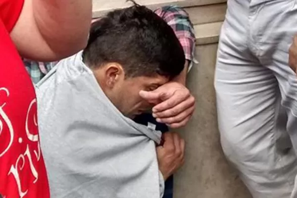 Quiso robar una moto con un chupete y fue sorprendido por el dueño del rodado